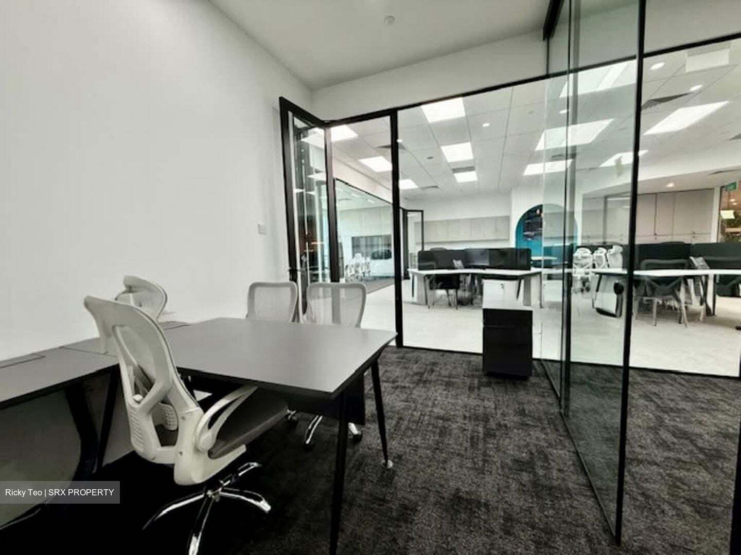 Kallang Way (D13), Factory #546774381